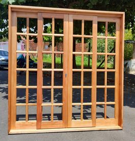 Porta Balcão de Madeira Eucalipto Praiana 4 Folhas