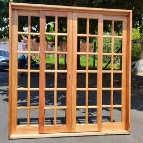 Porta Balcão de Madeira Eucalipto Praiana 4 Folhas